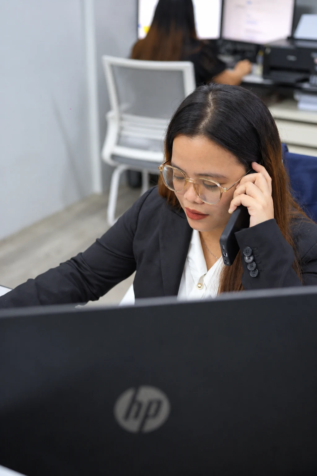 Continental team member coordinating transport requirements